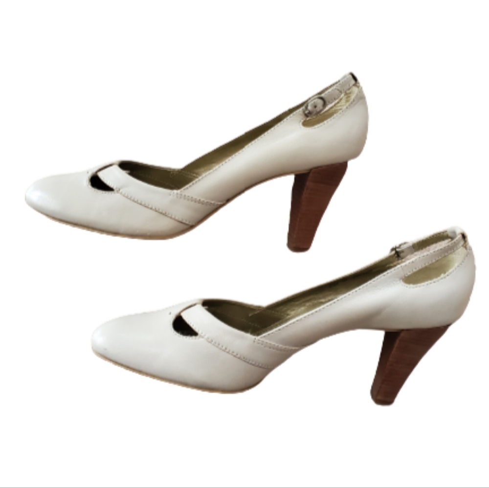 NEW NATURALIZER ZURINA LEATHER PUMPS ( SIZE 9M)